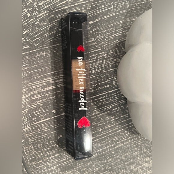 MAKEUP BUNDLE of 7 items only for $35 - Picture 16 of 16